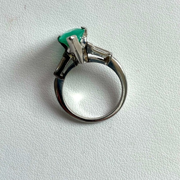 Emerald ✳️ & Diamond Ring - Picture 4 of 4